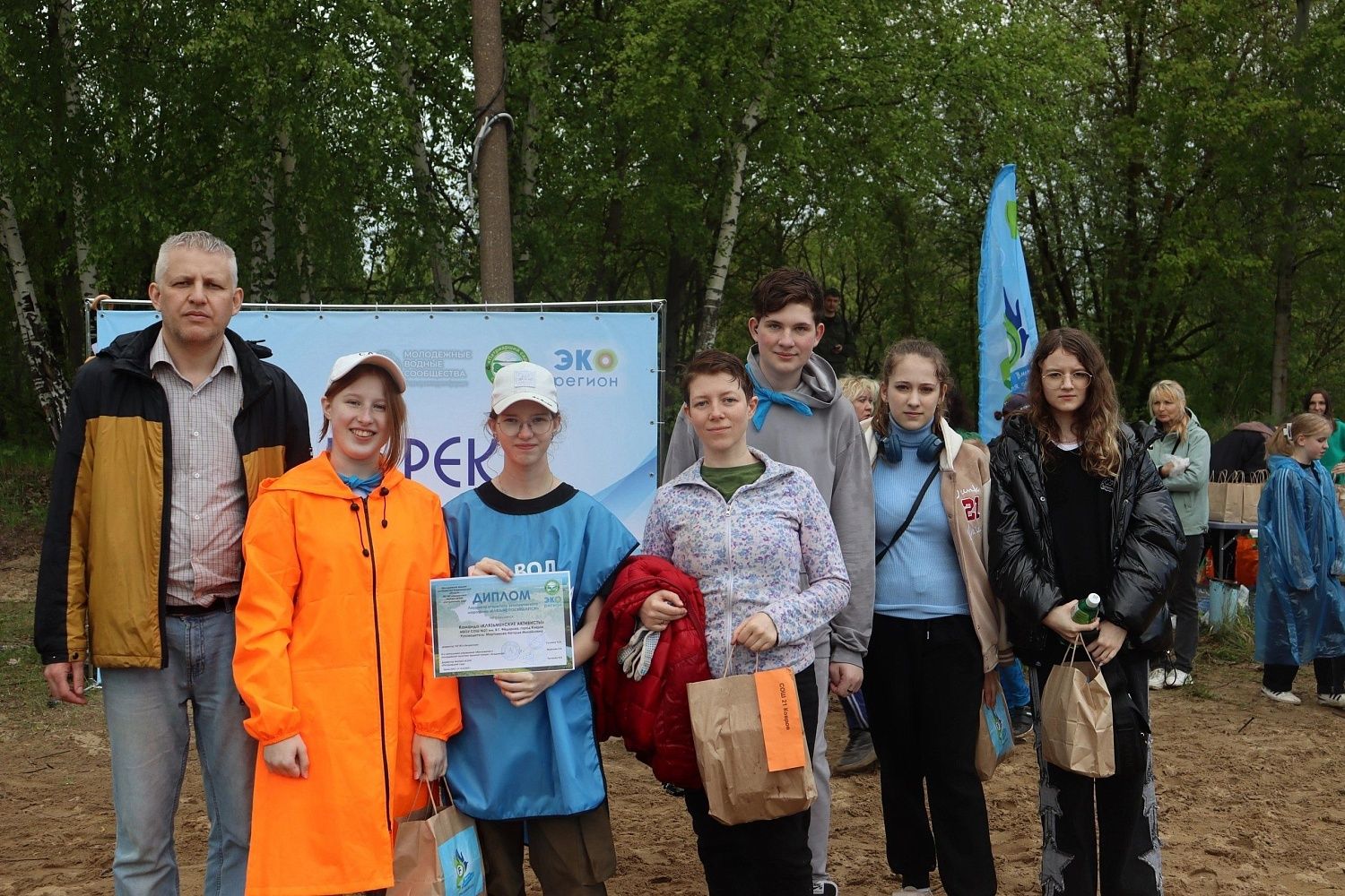 37 команд из разных уголков Владимирской области стали участниками экомарафона "Клязьме посвящается"