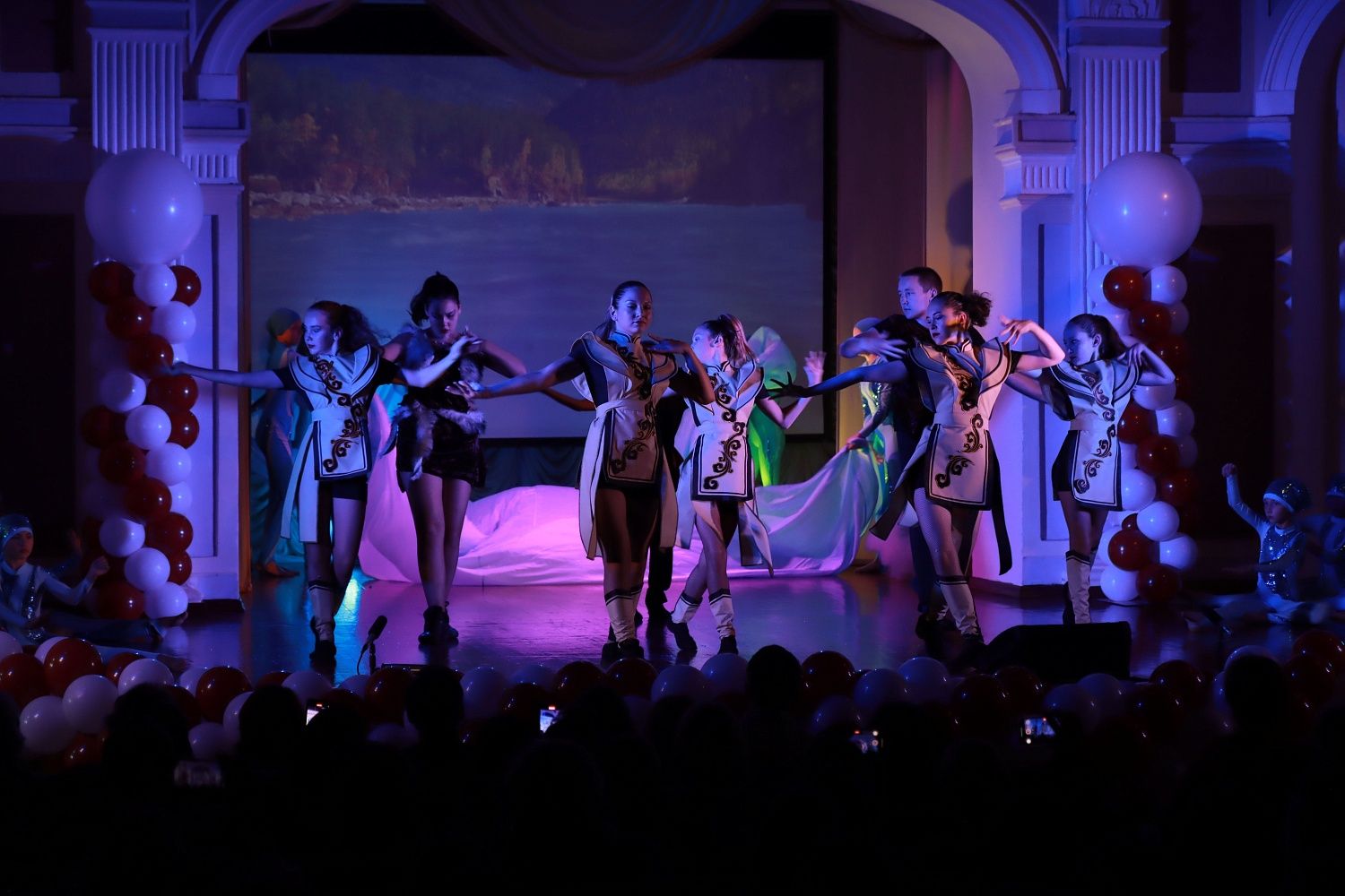 20 сентября в Иркутске прошла акция Молодежного водного сообщества в поддержку учреждения Дня реки Ангары